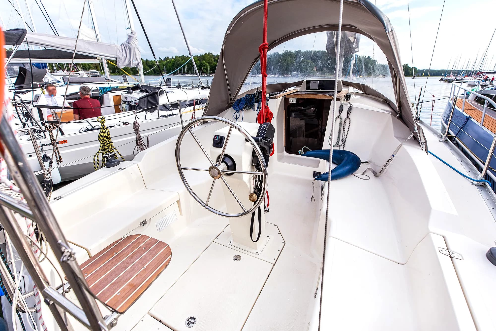 Delphia 33 MC koło sterowe