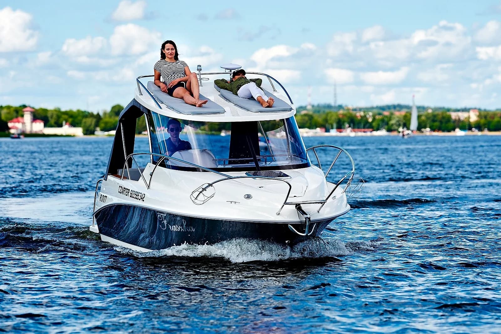 Escapade 600 Camper  Vanessa Wilkasy _10_