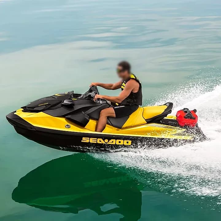 sea-my22-gtr-230-action-riding-side-view-0049-web_v1