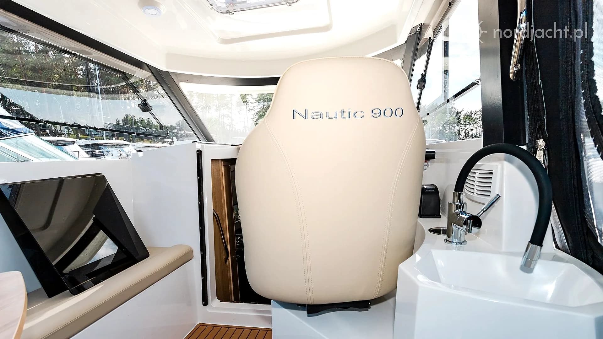 Nautic 900 — zdjęcie 10