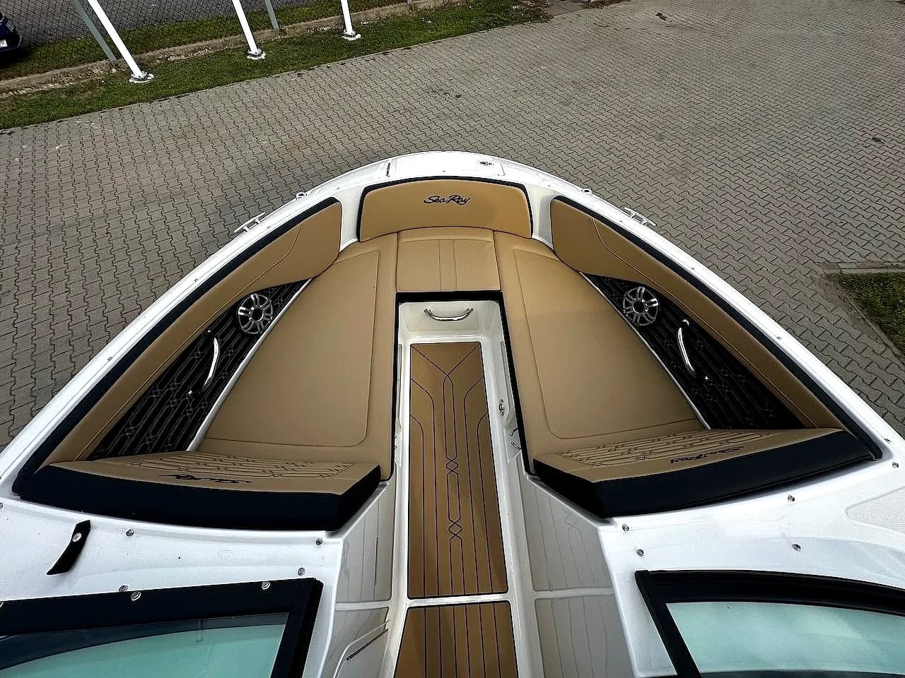 Sea Ray 210 — zdjęcie 9
