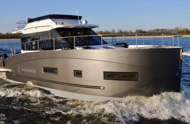 Futura 40 Mikołajki naczarter Sumatra