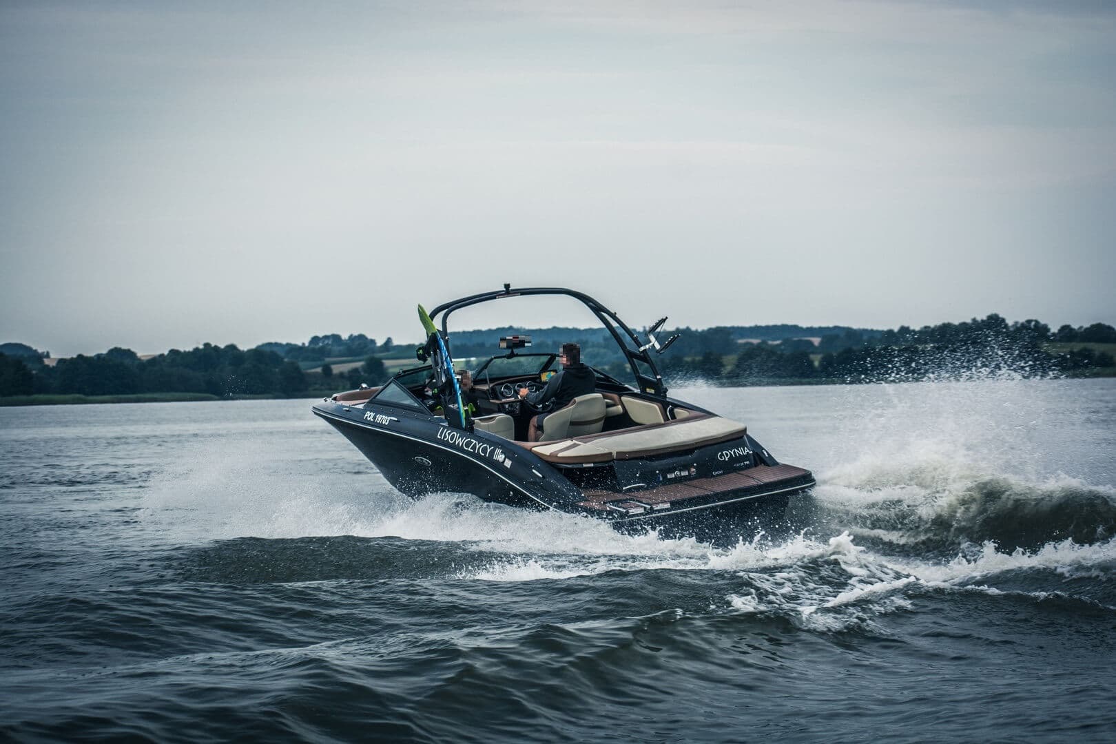 Sea-Ray-210-Czarny-Milosc