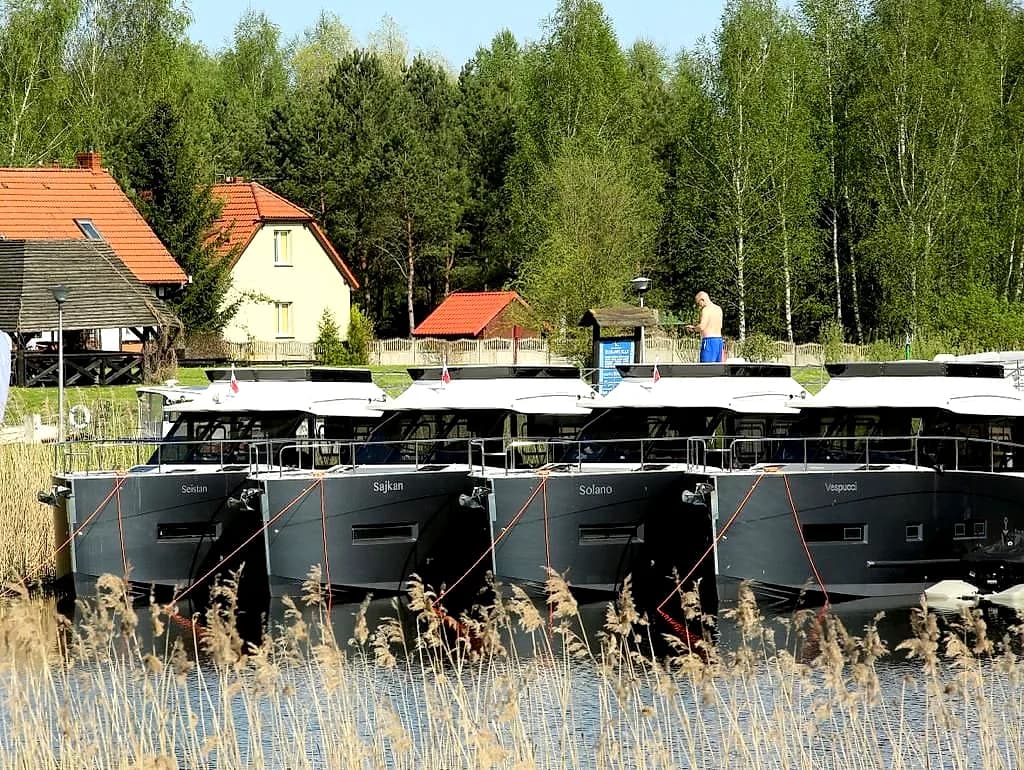 Mikołajki Naczarter Seistan