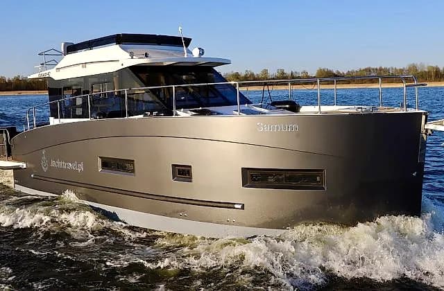 Futura 40 Mikołajki naczarter Sumatra