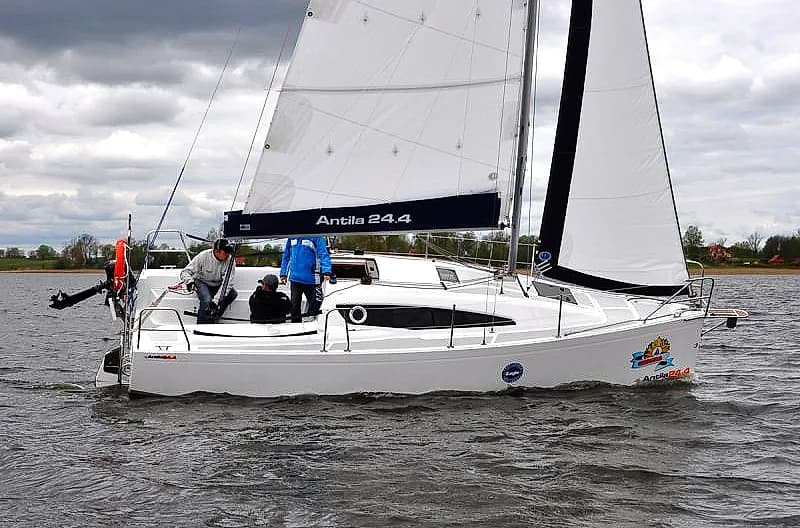Czarter jachtu Antila 24.4