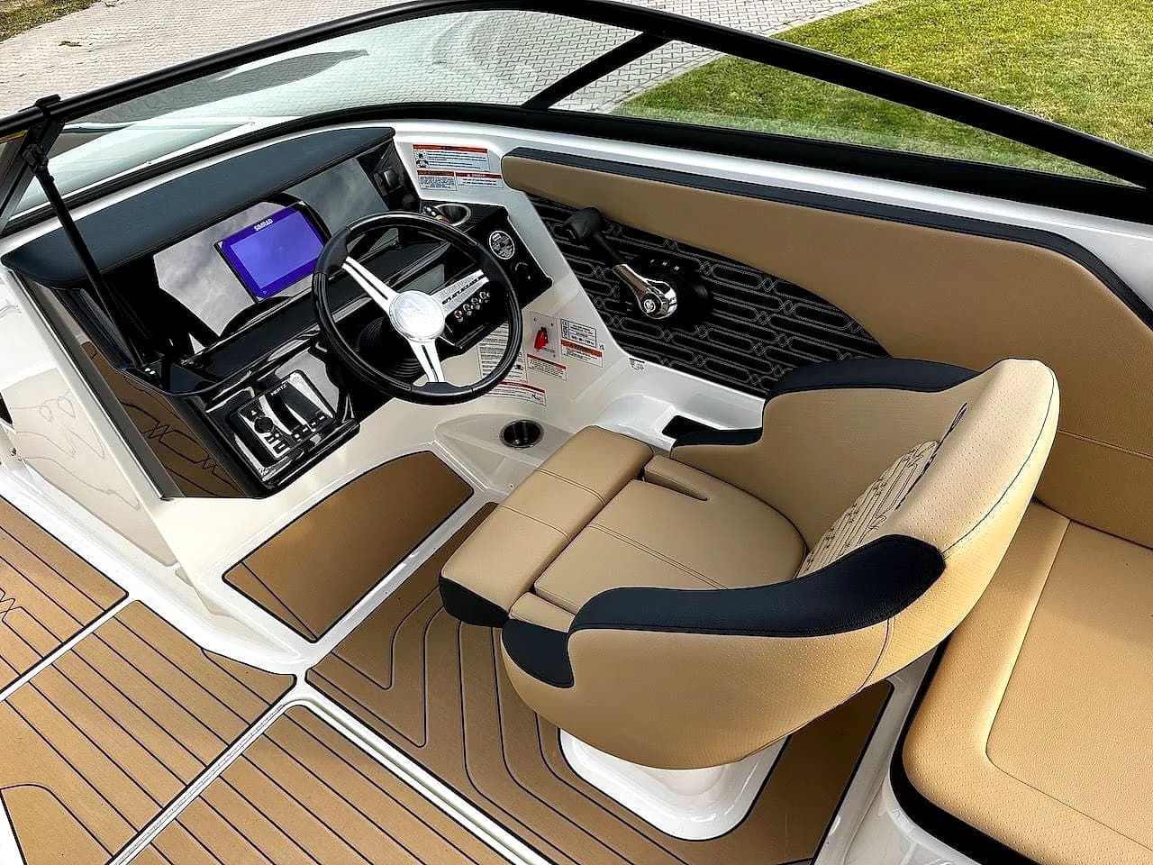 Sea Ray 210 — zdjęcie 5